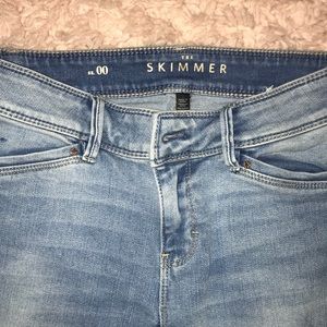 WHITE HOUSE BLACK MARKET JEANS